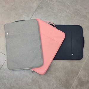 에이지리스에비뉴 세로형 손잡이 노트북 파우치 3가지 색상